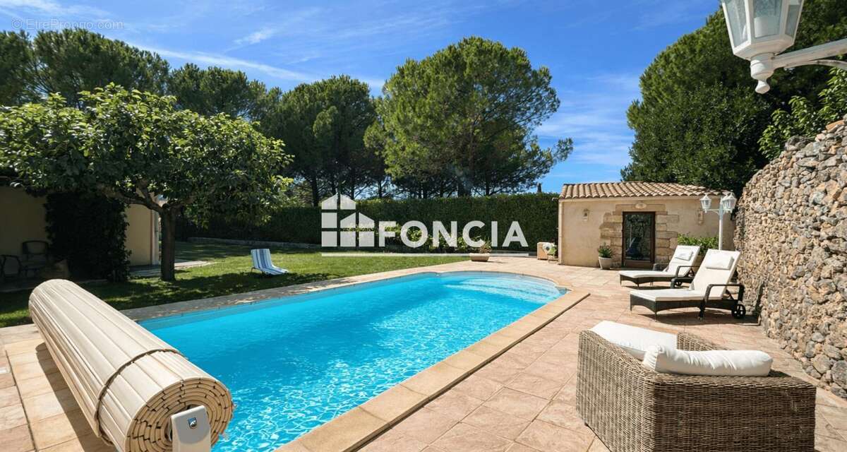 Maison à MONTAREN-ET-SAINT-MEDIERS