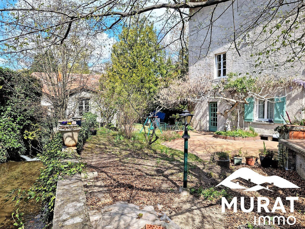 Maison à VEYRE-MONTON