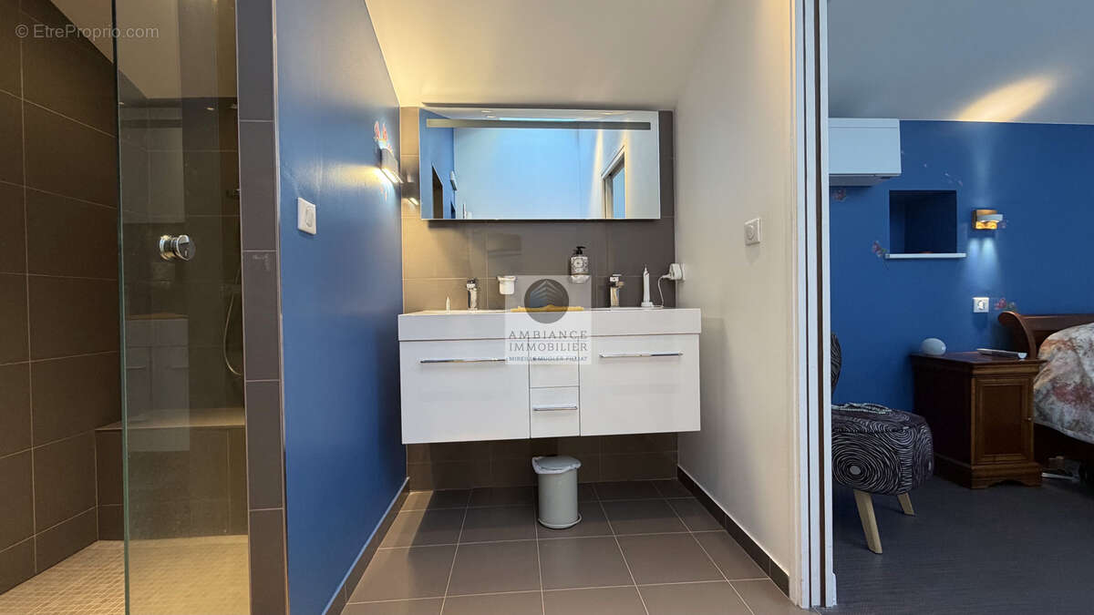 Maison à GUILHERAND-GRANGES