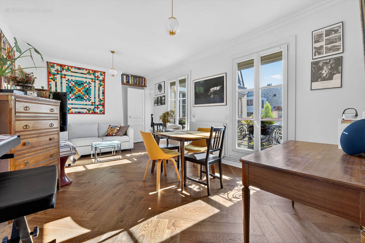 Appartement à PARIS-10E