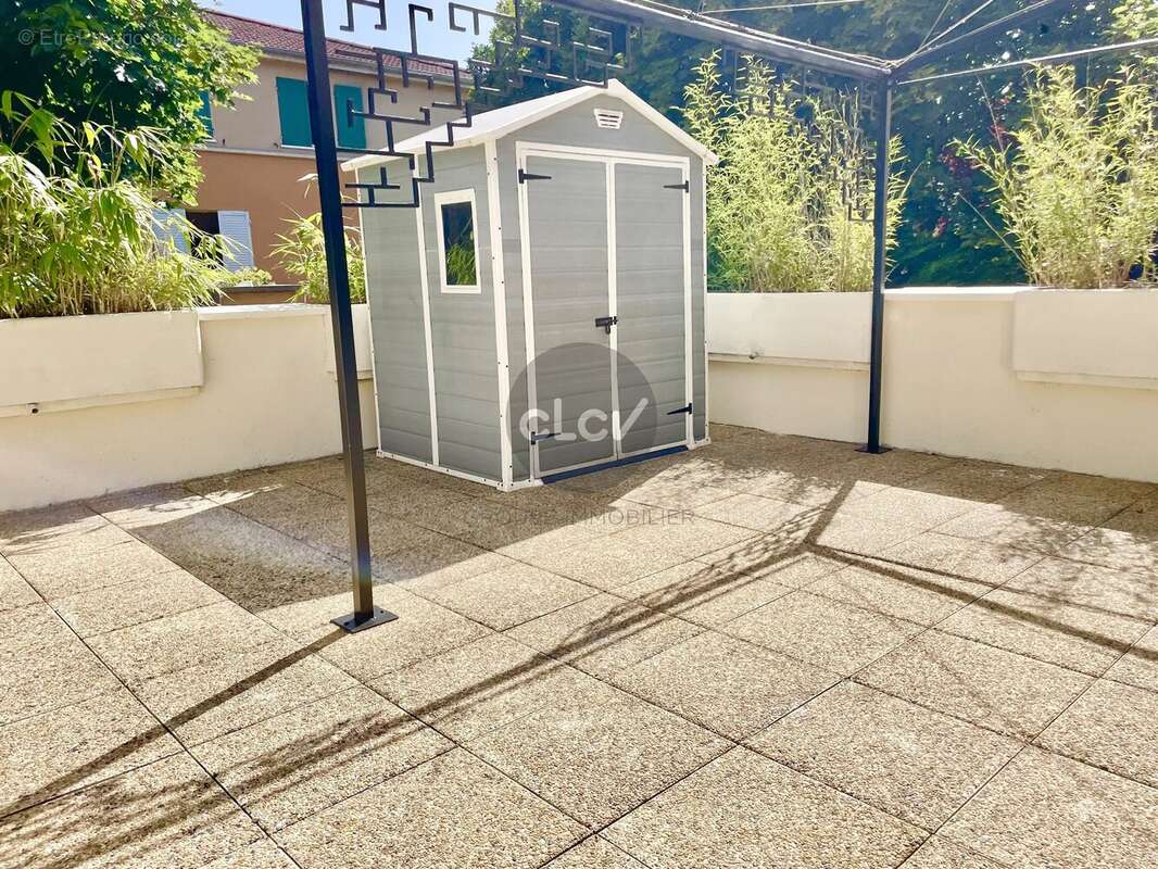 Maison sur le toit / Duplex Dernier étage avec Terrasse / La Soie 69120 Vaulx en Velin - photo 15
