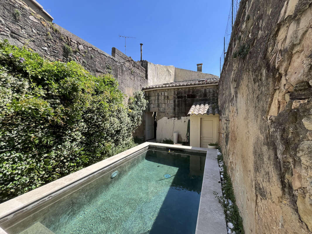 Maison à SAINT-QUENTIN-LA-POTERIE