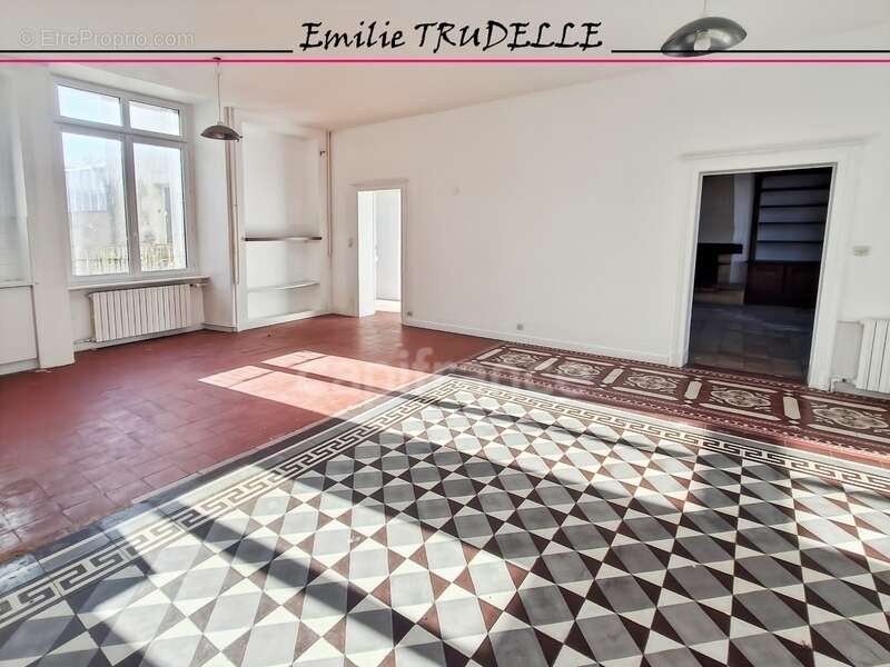 Maison à SAINT-VINCENT-DU-LOROUER