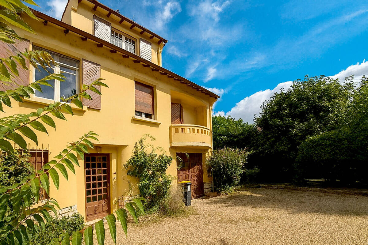 Maison à VERDUN-SUR-LE-DOUBS