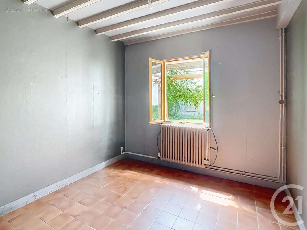 Maison à NEUF-MARCHE