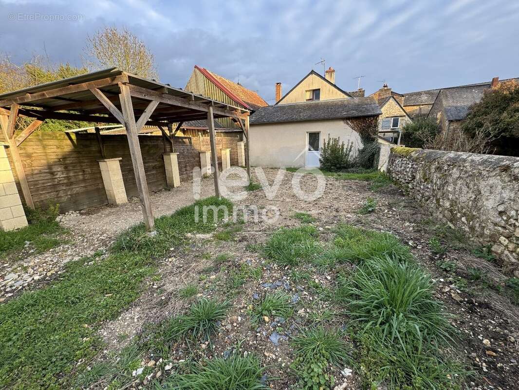 Maison à BAZOUGES-SUR-LE-LOIR