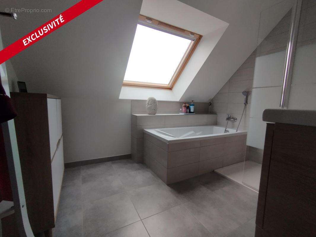 Maison à LE TOUR-DU-PARC