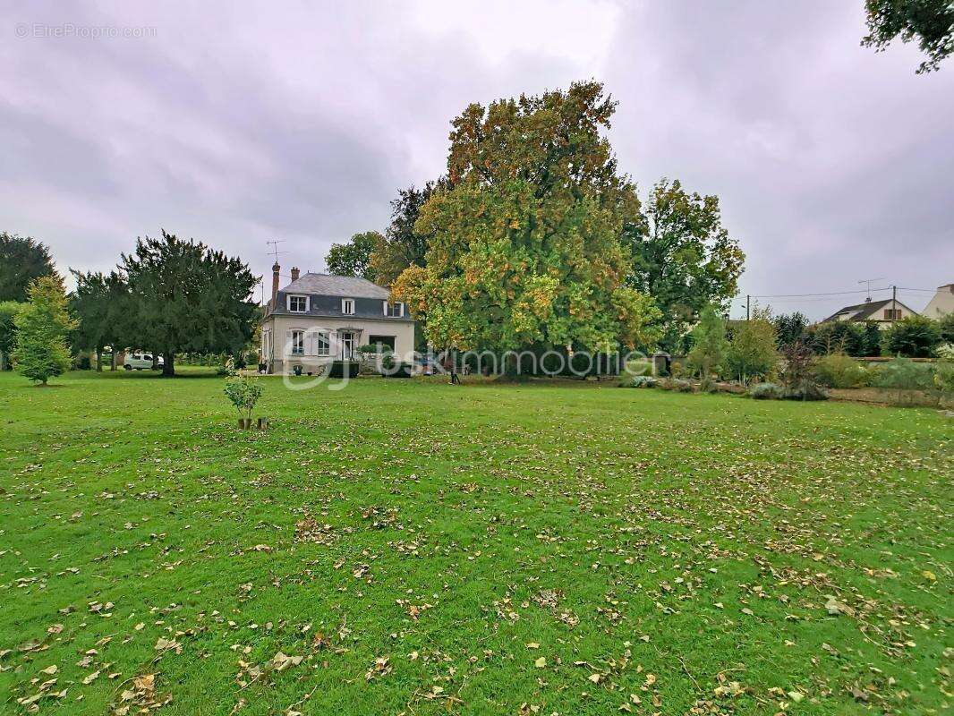 Maison à GERMIGNY-L&#039;EVEQUE