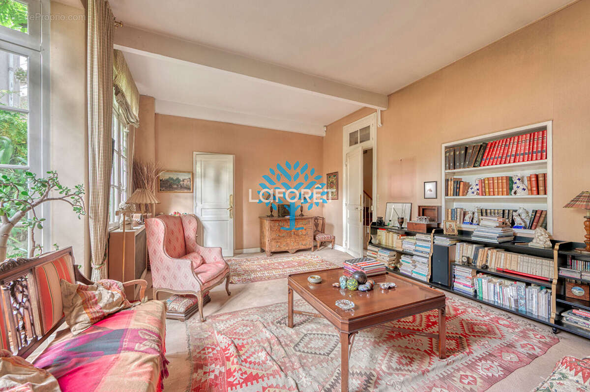 Maison à NEUILLY-SUR-SEINE