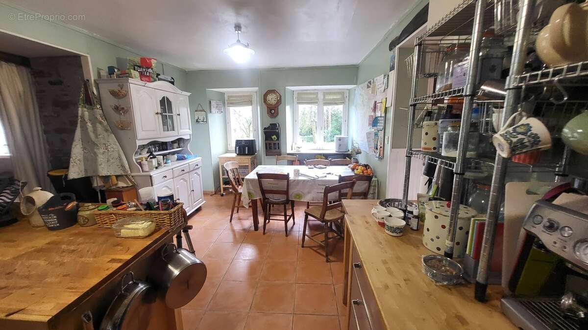 Maison à SAINT-DENIS-LE-GAST