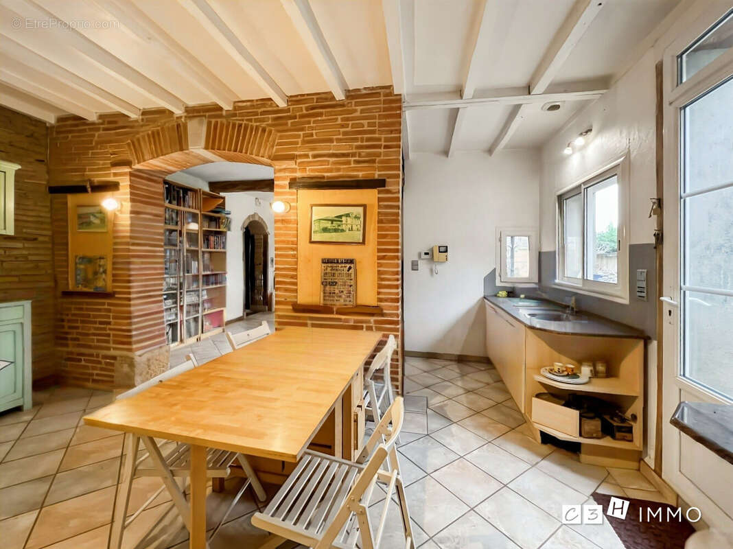 Maison à LE FAUGA