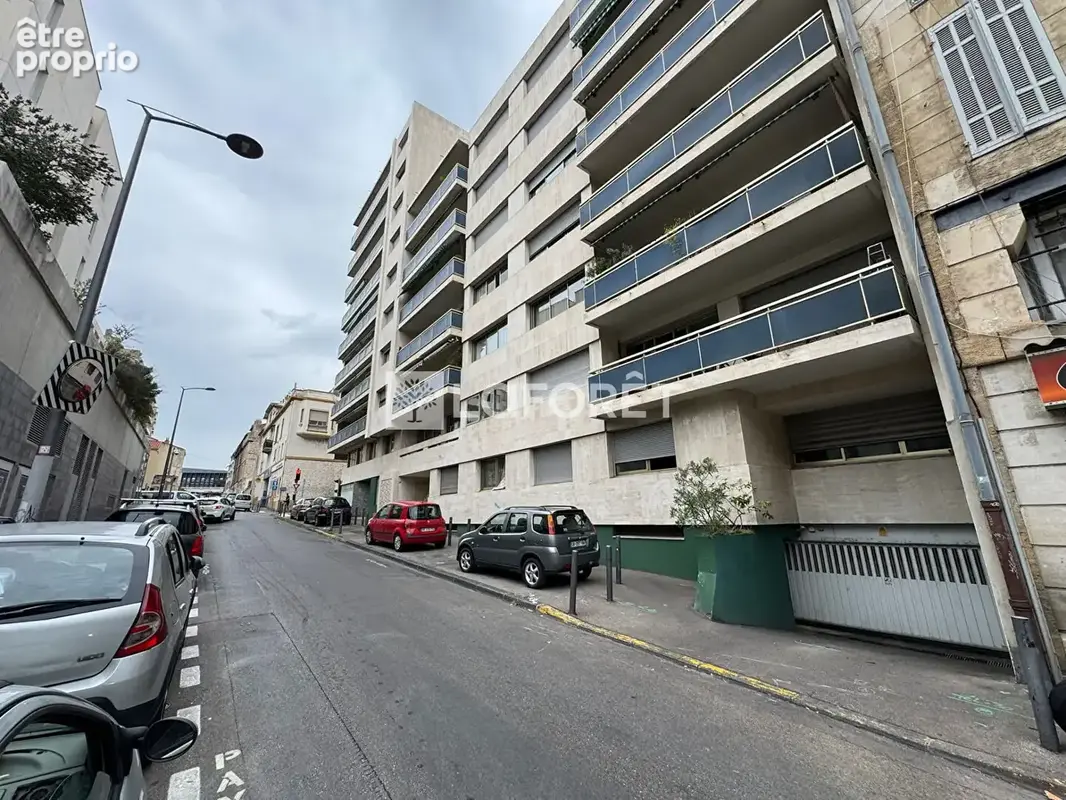 Emplacement de parking Marseille 1er (possible 2 places) - photo 2