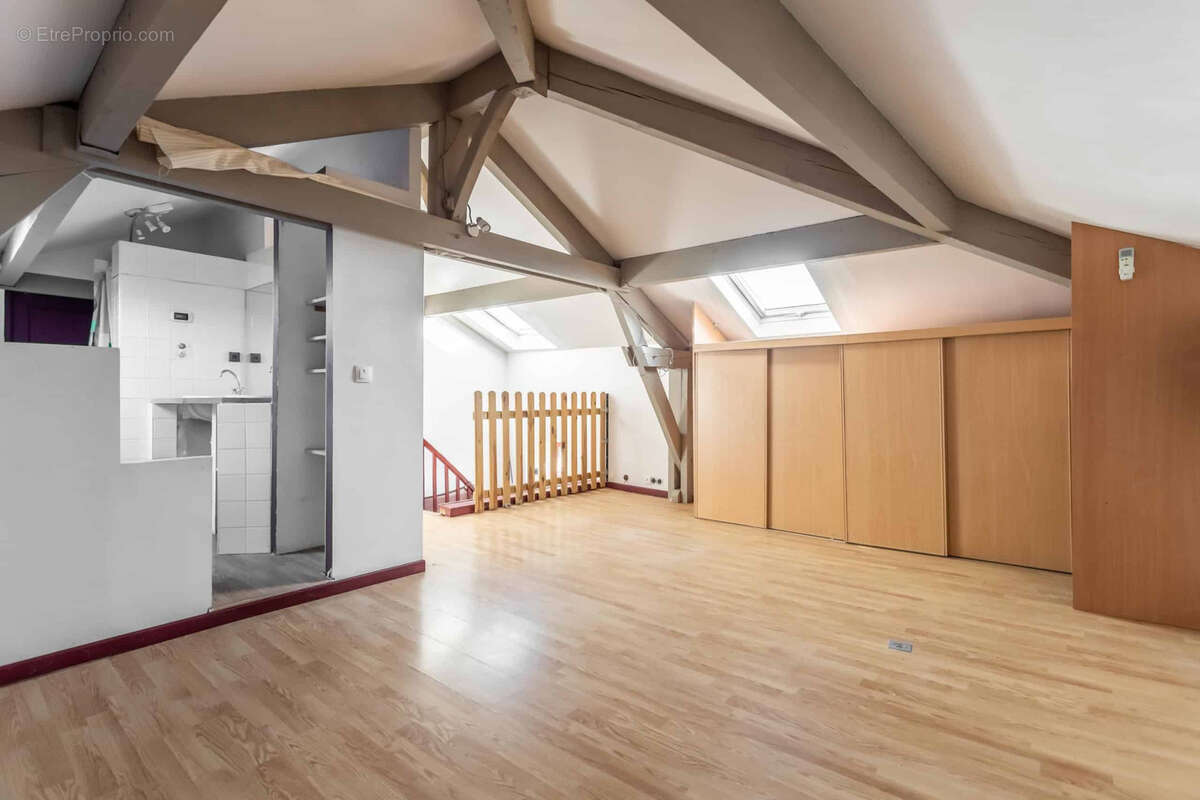 Village property - photo 18