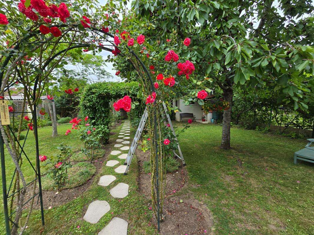 Maison individuelle avec 4 chambres, véranda et magnifique jardin - 175 M2 utiles - photo 18