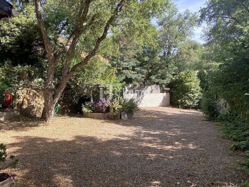 Maison à LE MUY