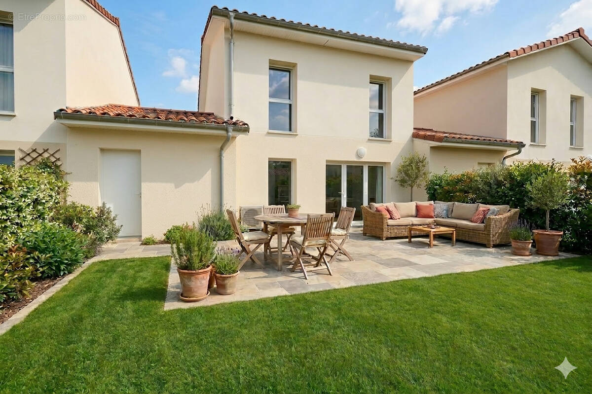 Photo 1 - Maison à VEAUCHE