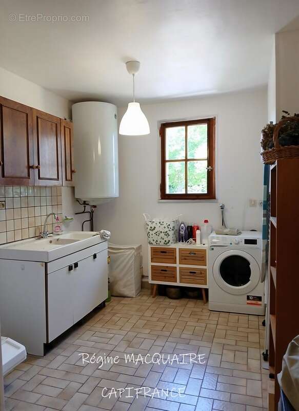À vendre : Maison mitoyenne de 4 pièces,143 m2 env., 3 chambres sur un terrain de 1500 m2 avec panorama exceptionnel sur la camp - photo 11