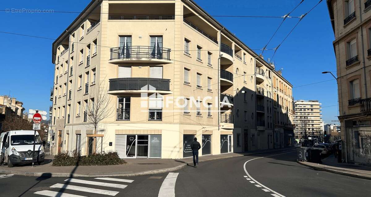 Appartement à SAINT-ETIENNE