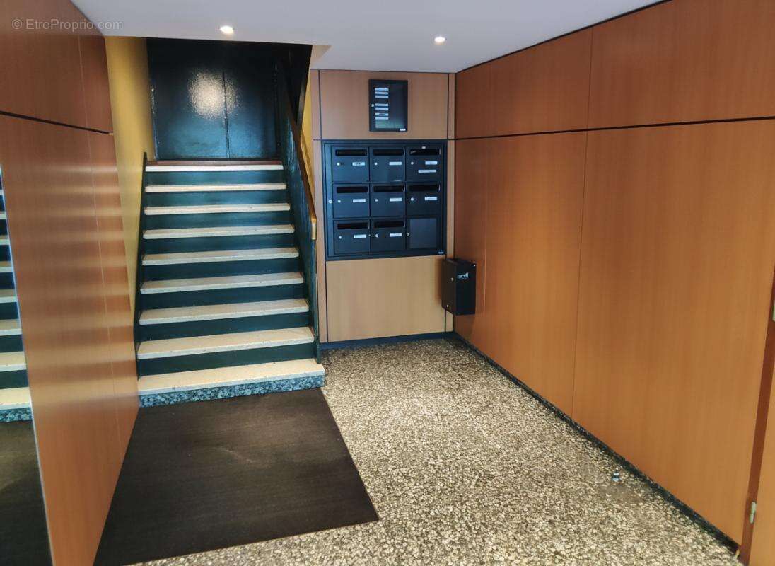 Appartement Villeneuve Saint Georges 3 pièces de 66 m2 + une cave en rez-de-chaussée - photo 2