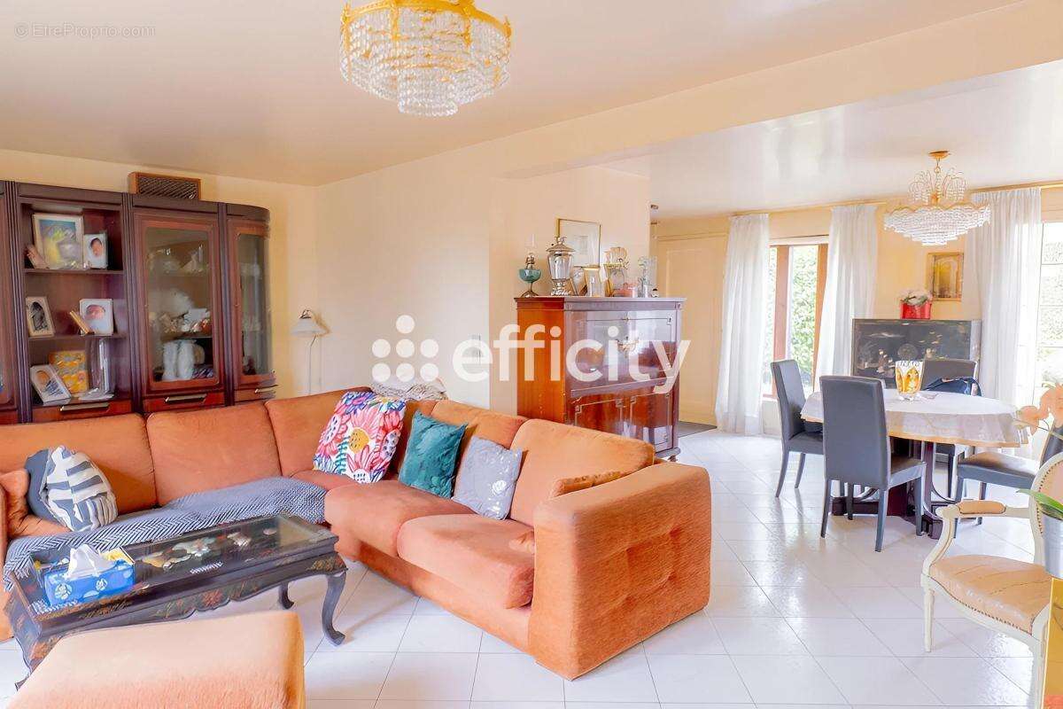 Maison 141 m² à Thiais  - photo 4