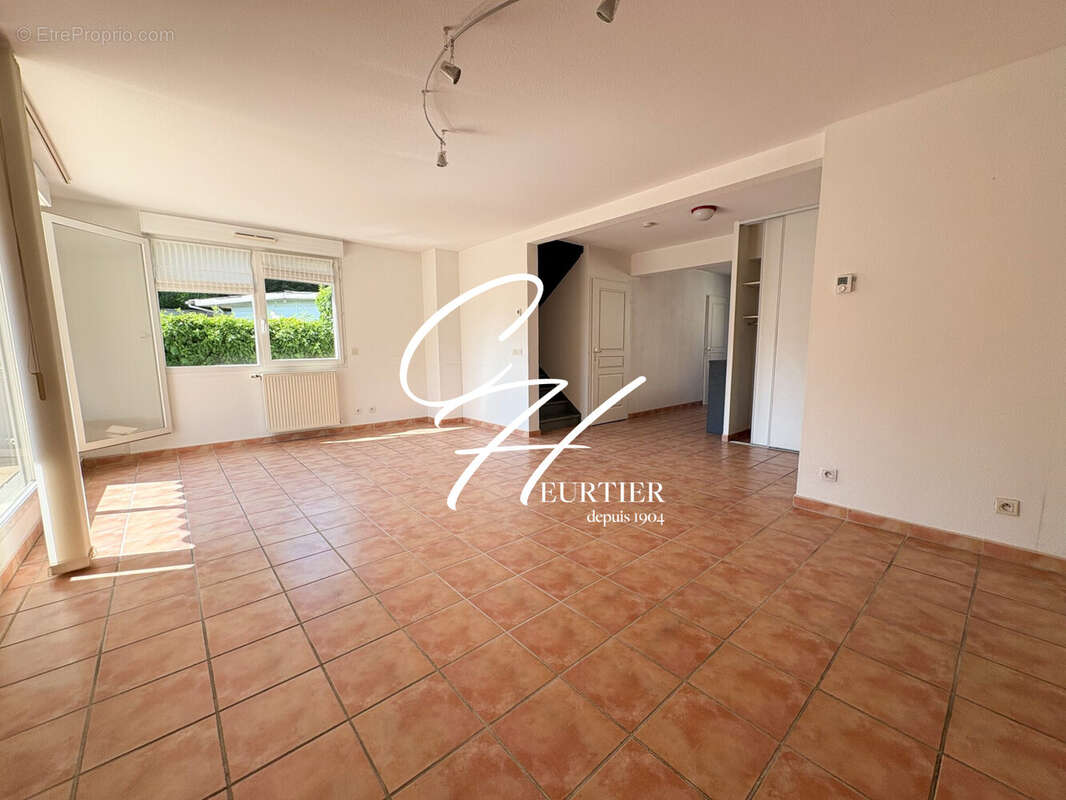 Appartement 99 m² à Voiron  - photo 4