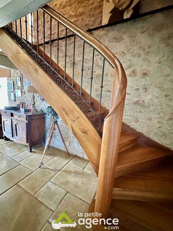 Maison à SAINTE-THORETTE