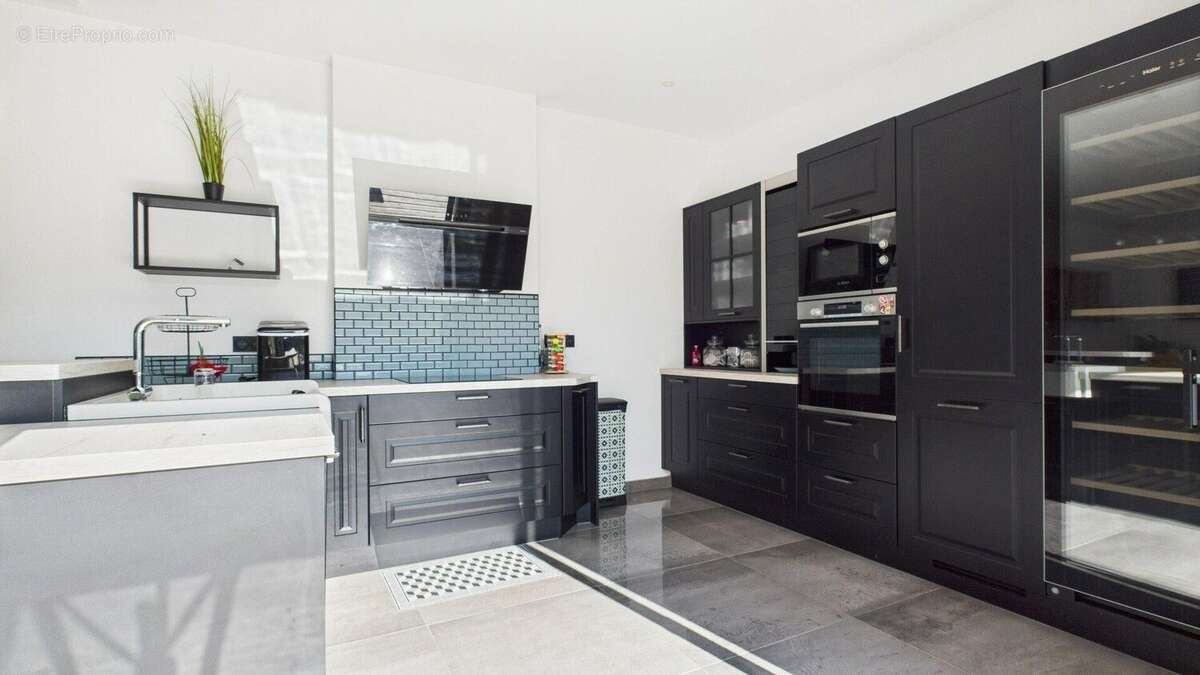 Maison 223 m² à Angoulins  - photo 9
