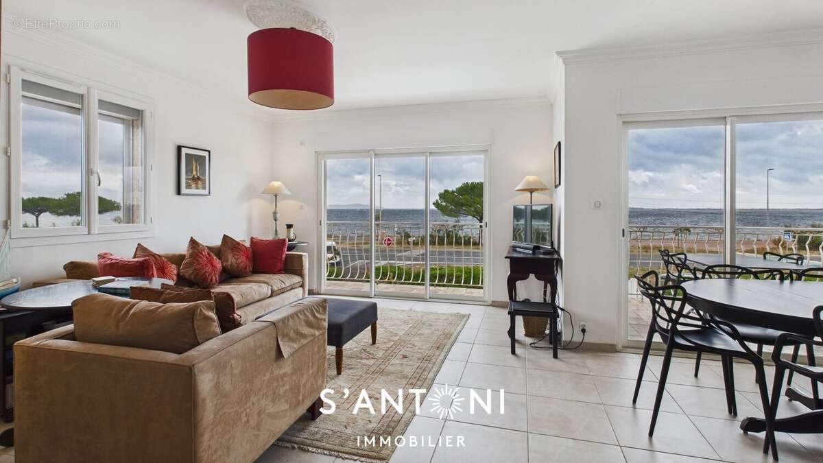 MARSEILLAN - maison avec une vue panoramique exceptionnelle et des prestations de qualité. - photo 2