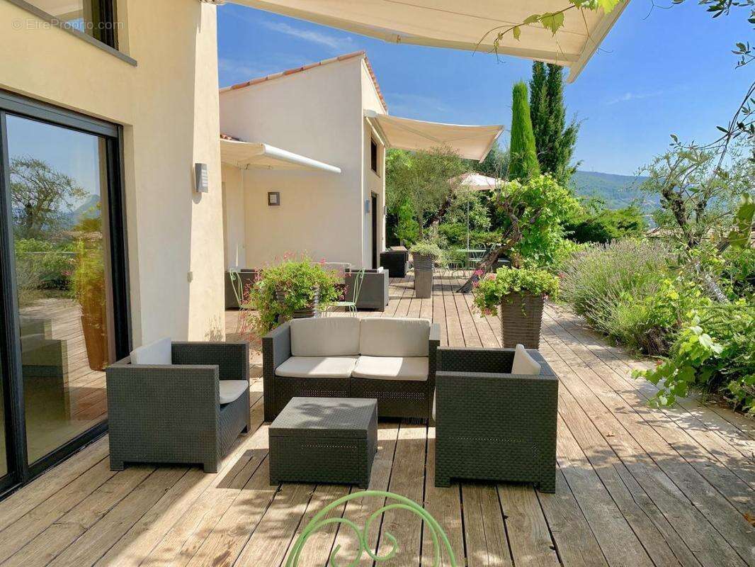 Villa vue mer avec chambres d'hotes et gites independants - photo 2