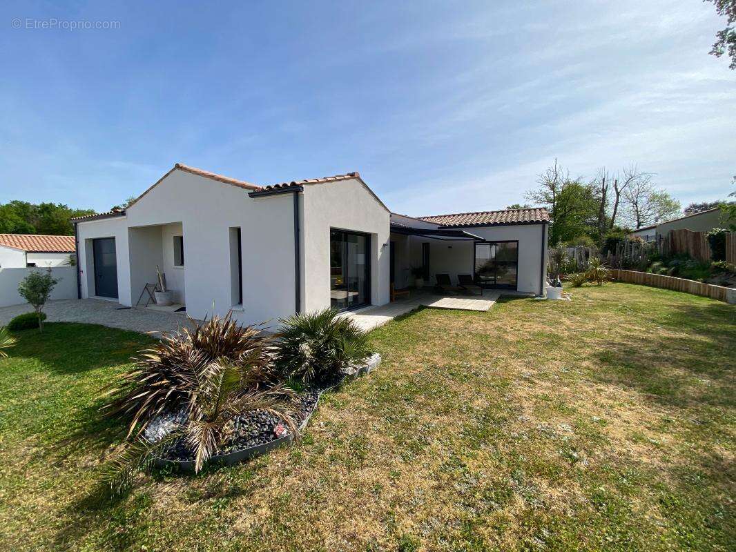 Maison à LES MATHES