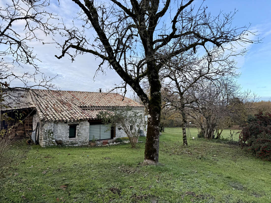 Maison à MONTAIGU-DE-QUERCY