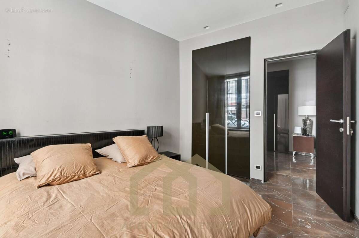 Appartement à PARIS-8E