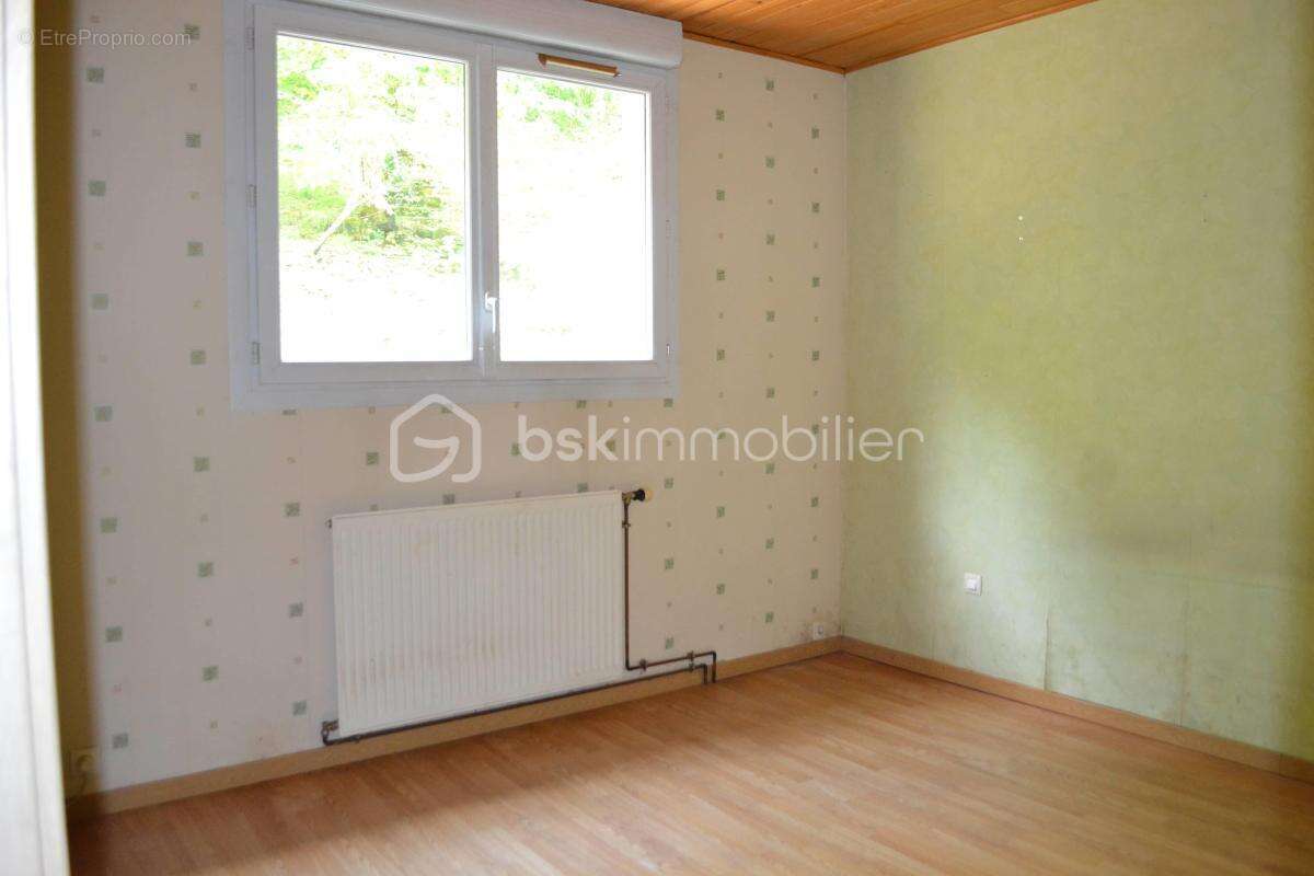 À vendre : Maison élevée sur sous-sol dans un quartier calme et recherché - photo 23