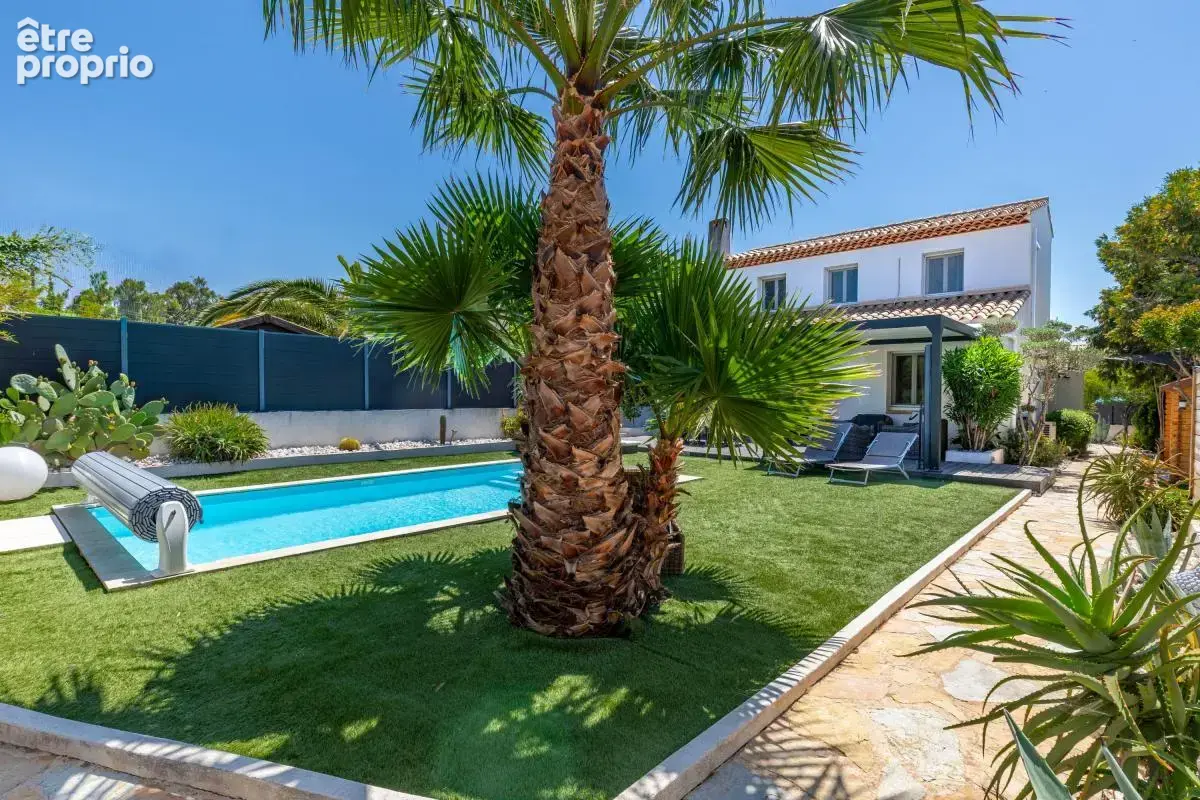 Maison de charme rénovée avec piscine chauffée et jardin à vendre a sanary-sur-mer - photo 5