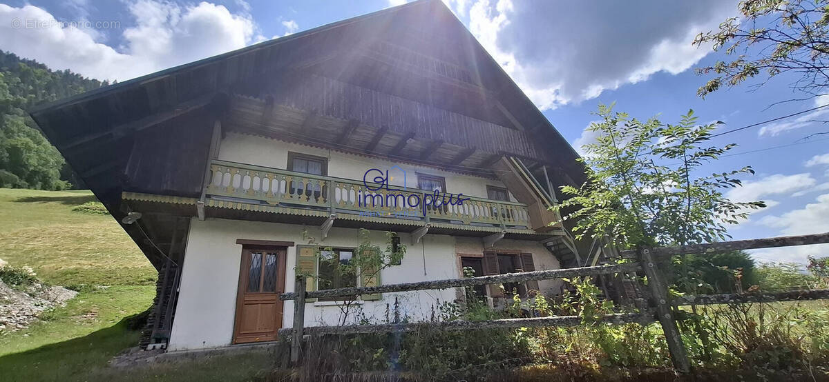 Maison à QUEIGE