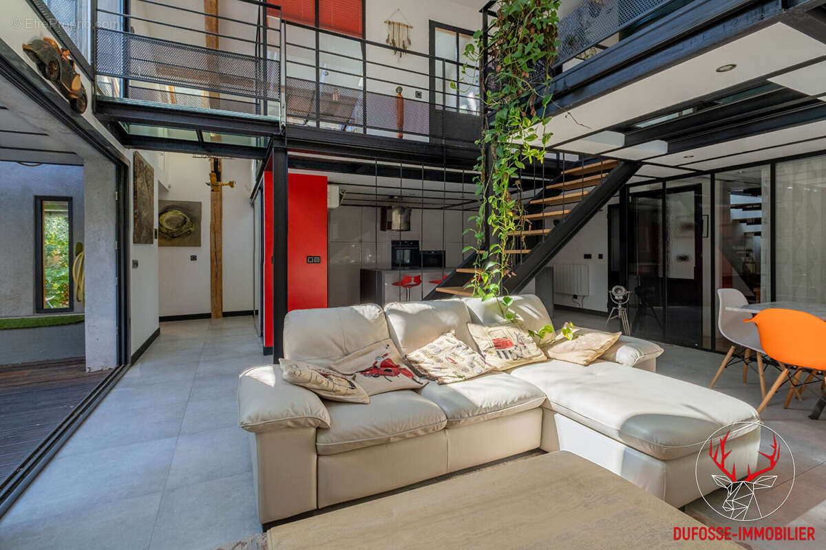 Maison d'Exception à Vendre à Villefranche-sur-Saône - Réf BEL6194 - photo 12