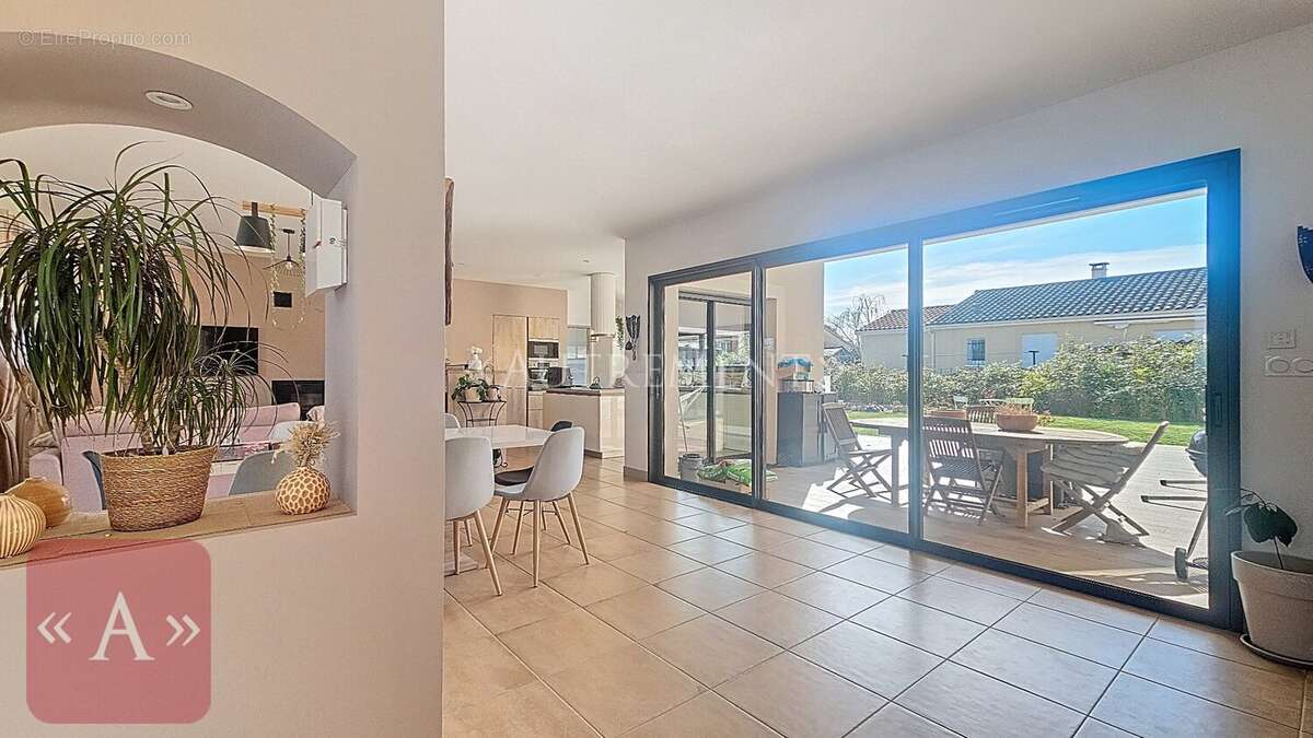 Maison à SAINT-SULPICE