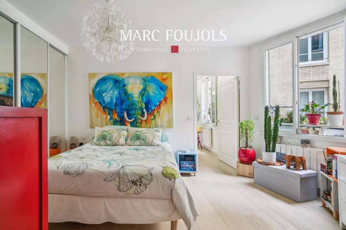 Appartement à PARIS-16E