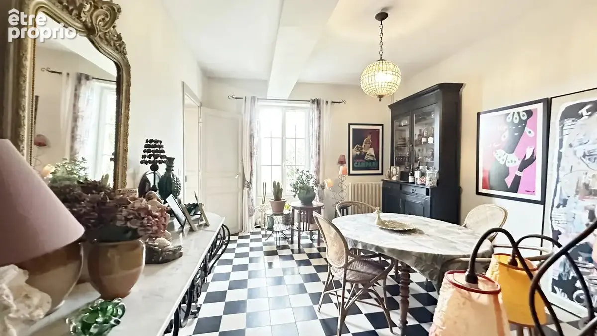 Maison de maitre de type t8 de 375 m2 dont une maison d'invite + 3 dependances - photo 11