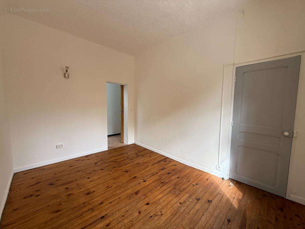 Maison à SAINT-CHAMAS