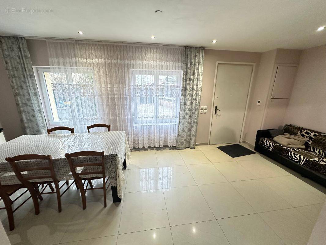 Maison à NEUILLY-PLAISANCE