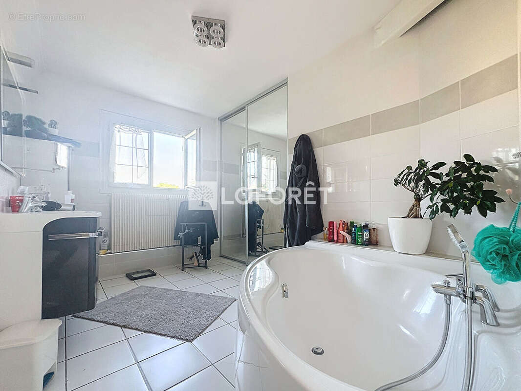 Maison à OZOIR-LA-FERRIERE