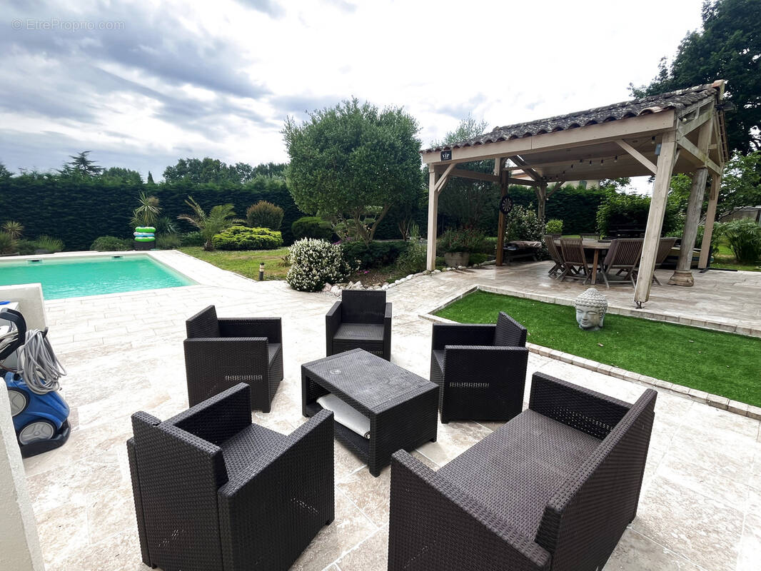 Maison à AMBARES-ET-LAGRAVE