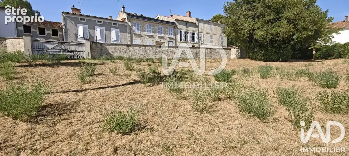 Photo 1 - Terrain à FONTENAY-LE-COMTE