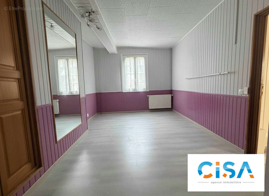 Maison à ESTREES-SAINT-DENIS