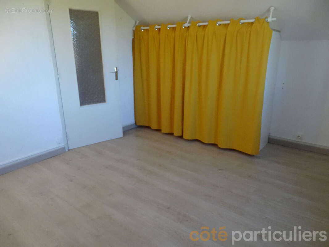 Maison à CHEZAL-BENOIT