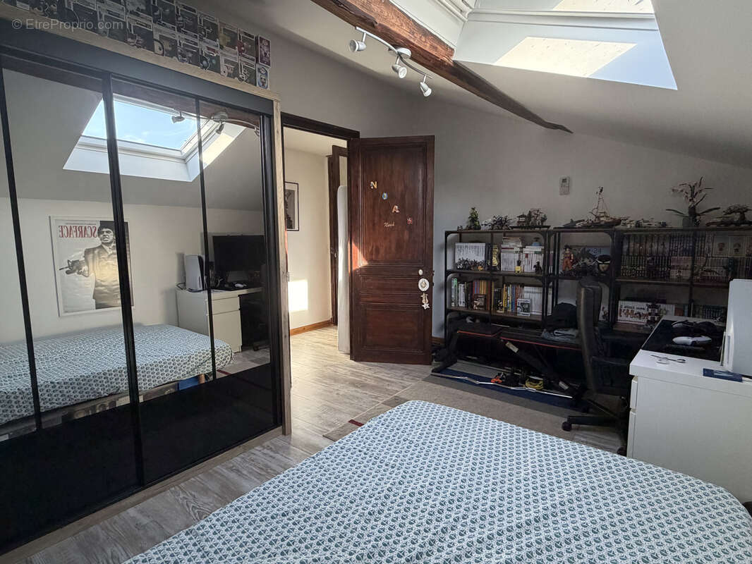 Maison familiale rénovée avec jardin - Le Chambon-Feugerolles - photo 15
