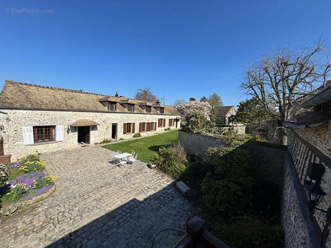 Maison à GARANCIERES