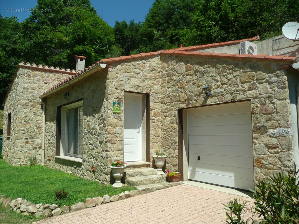 Maison à SAINT-LAURENT-DE-CERDANS