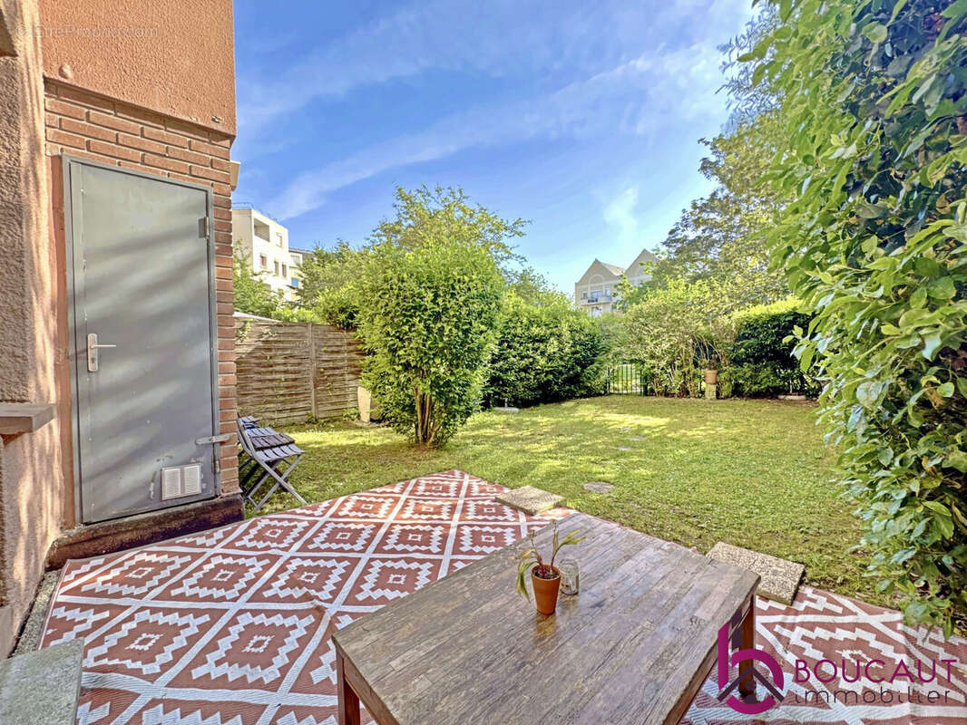 Appartement à LE PLESSIS-ROBINSON